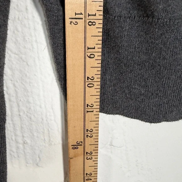 Gorgeous Embellished Gray Cardigan Sweater Anthropologie - Picture 15 of 16